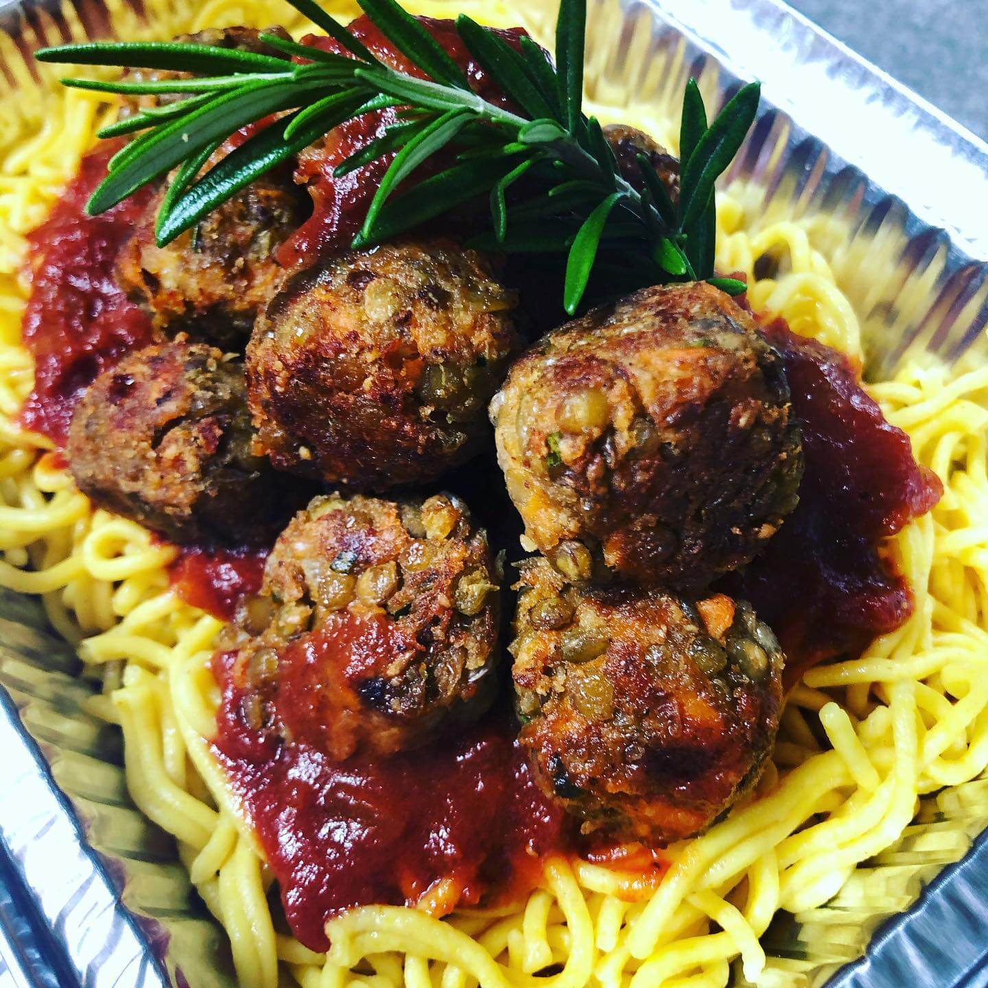 Pasta & 'meatballs' made with lentils 450g